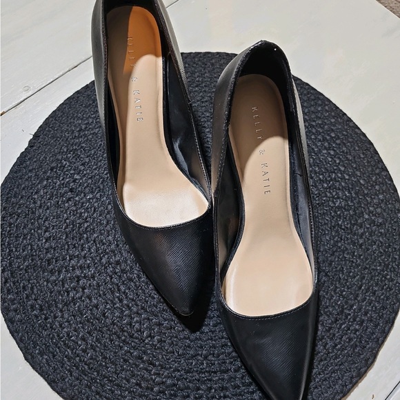 REDUCED PRICE! Like New Black Kelly & Katie Heels - Picture 2 of 3